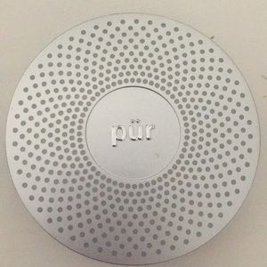 Pur pressed mineral compact powder